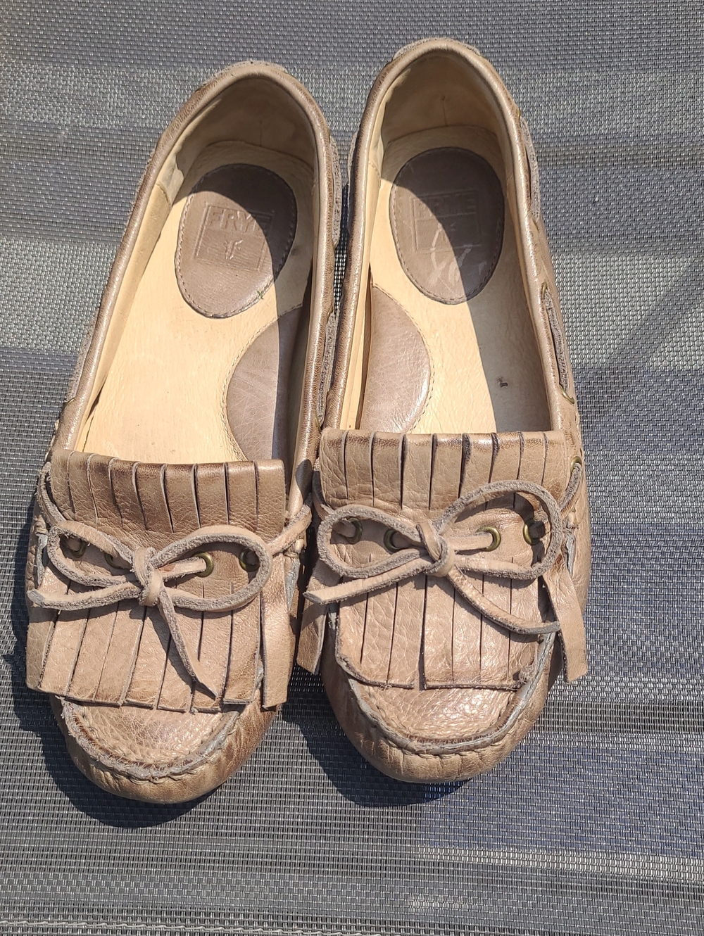 Frye Reagan Kiltie Tan Leather Fringe Moccasins with Bow